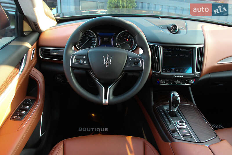 Внедорожник / Кроссовер Maserati Levante 2017 в Одессе