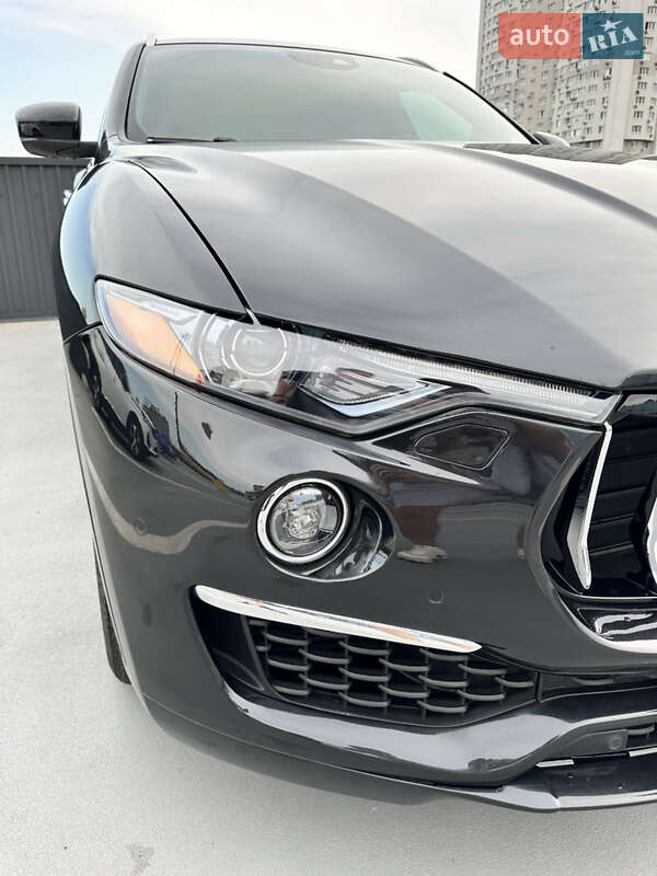 Позашляховик / Кросовер Maserati Levante 2019 в Києві