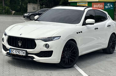 Внедорожник / Кроссовер Maserati Levante 2018 в 