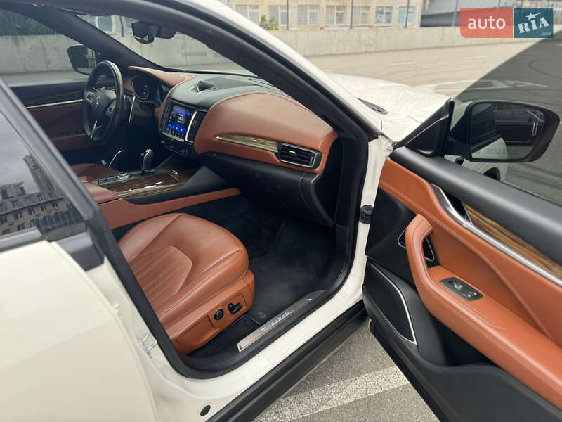Внедорожник / Кроссовер Maserati Levante 2016 в Киеве фото 7 Внедорожник / Кроссовер Maserati Levante 2016 в Киеве