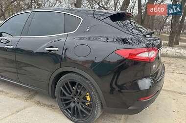 Внедорожник / Кроссовер Maserati Levante 2018 в 