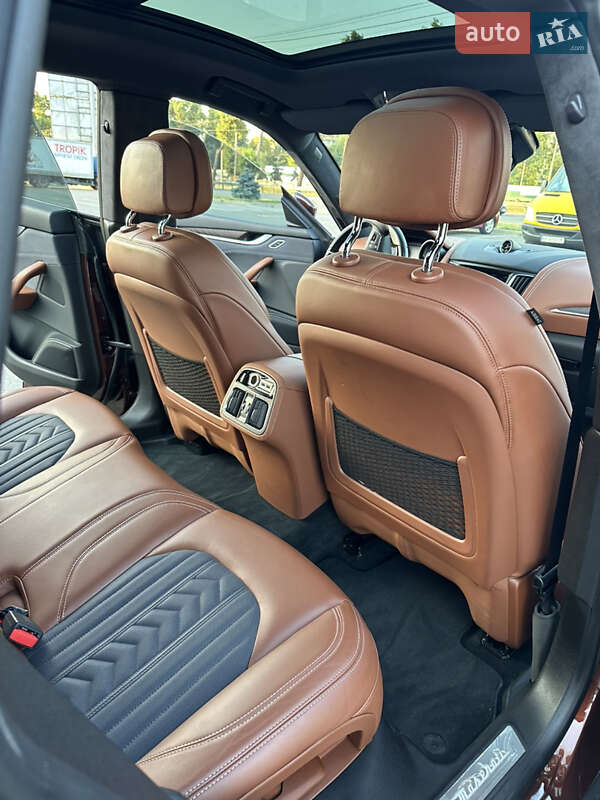 Внедорожник / Кроссовер Maserati Levante 2017 в Киеве