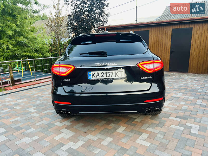 Внедорожник / Кроссовер Maserati Levante 2017 в Киеве