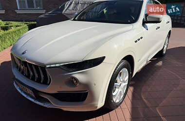 Внедорожник / Кроссовер Maserati Levante 2019 в Киеве