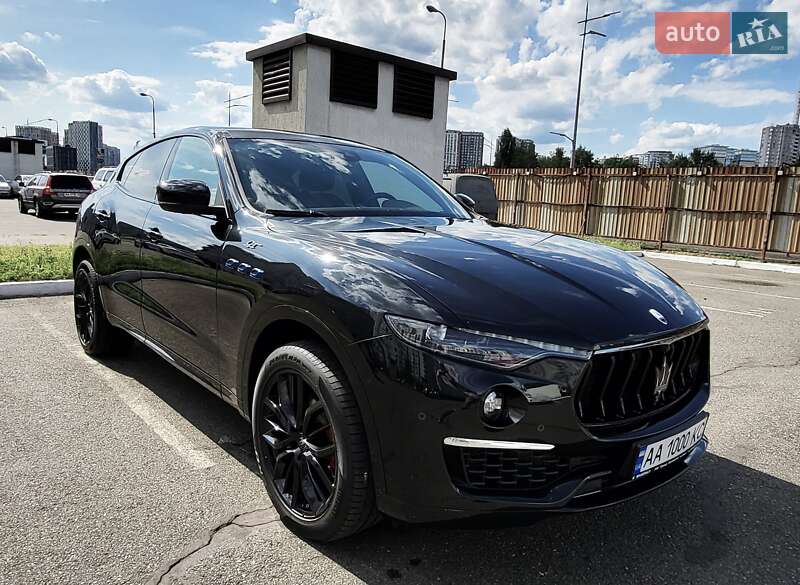 Внедорожник / Кроссовер Maserati Levante 2021 в Киеве