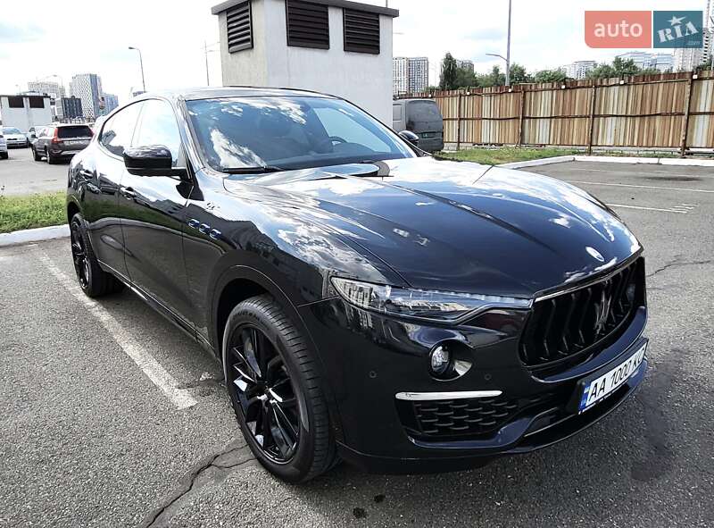 Внедорожник / Кроссовер Maserati Levante 2021 в Киеве