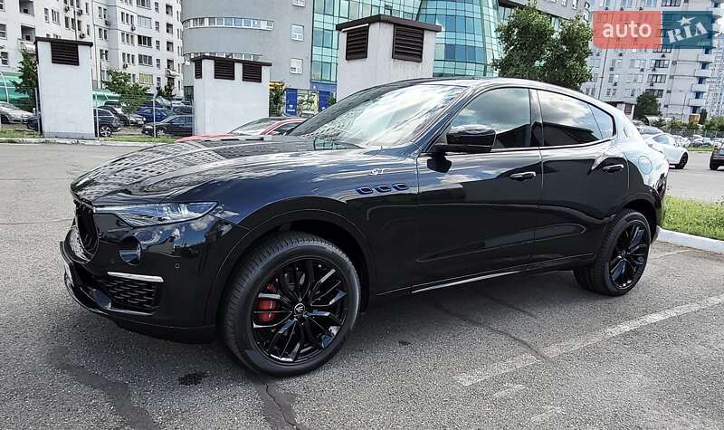 Внедорожник / Кроссовер Maserati Levante 2021 в Киеве