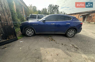 Внедорожник / Кроссовер Maserati Levante 2016 в Киеве