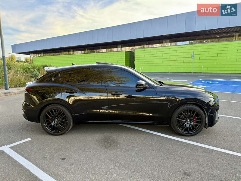Позашляховик / Кросовер Maserati Levante 2020 в Києві