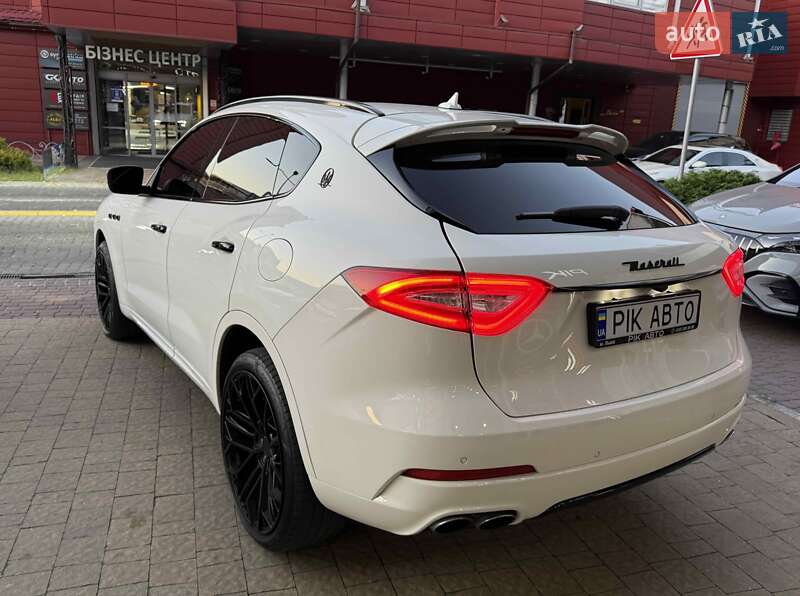 Внедорожник / Кроссовер Maserati Levante 2018 в Львове