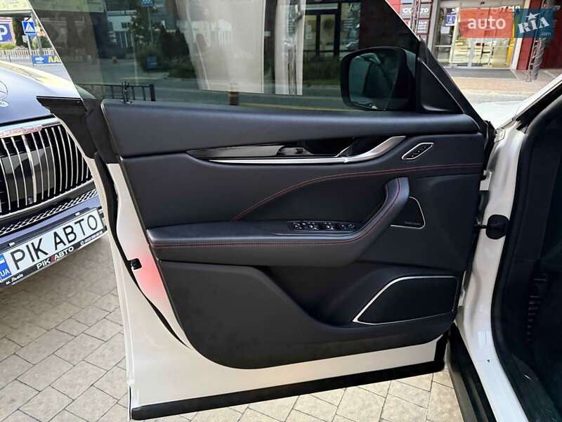 Внедорожник / Кроссовер Maserati Levante 2018 в Львове