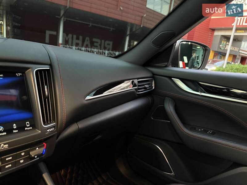 Внедорожник / Кроссовер Maserati Levante 2018 в Львове