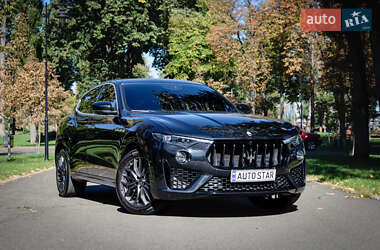 Внедорожник / Кроссовер Maserati Levante 2021 в Киеве