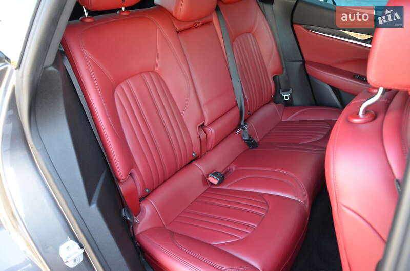 Позашляховик / Кросовер Maserati Levante 2017 в Києві