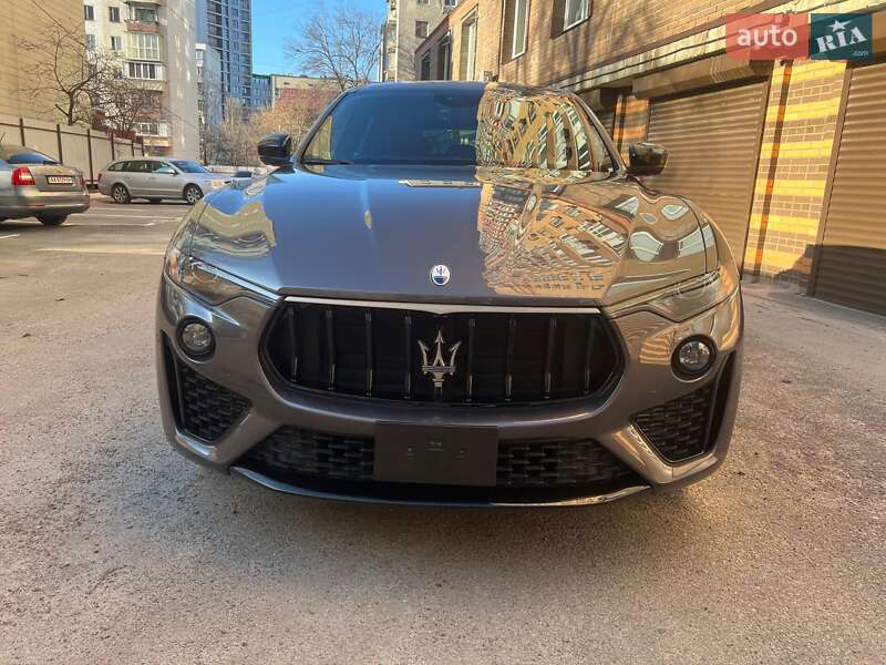 Внедорожник / Кроссовер Maserati Levante 2021 в Киеве