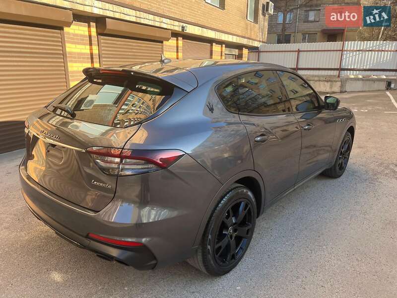 Внедорожник / Кроссовер Maserati Levante 2021 в Киеве