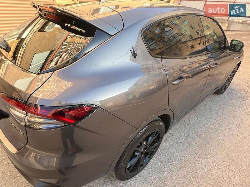 Внедорожник / Кроссовер Maserati Levante 2021 в Киеве