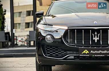 Внедорожник / Кроссовер Maserati Levante 2018 в 