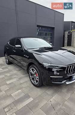 Позашляховик / Кросовер Maserati Levante 2021 в Києві