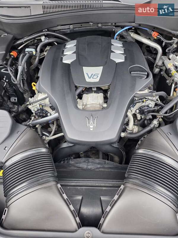 Внедорожник / Кроссовер Maserati Levante 2021 в Киеве