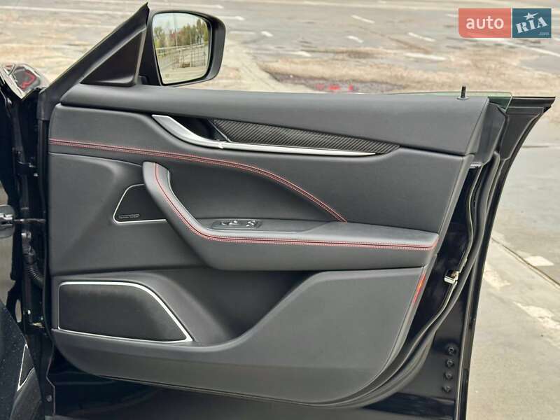 Внедорожник / Кроссовер Maserati Levante 2018 в Киеве фото 36 Внедорожник / Кроссовер Maserati Levante 2018 в Киеве