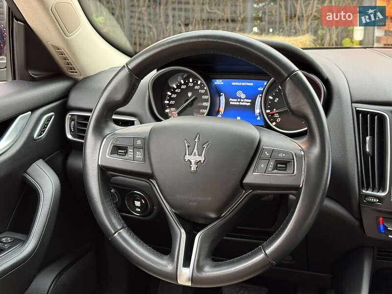 Внедорожник / Кроссовер Maserati Levante 2018 в Киеве