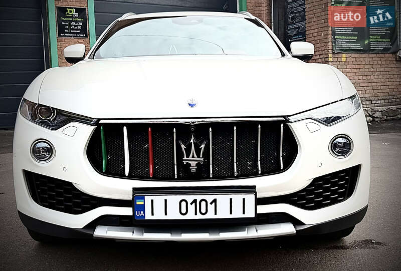 Позашляховик / Кросовер Maserati Levante 2018 в Києві фото 8 Позашляховик / Кросовер Maserati Levante 2018 в Києві