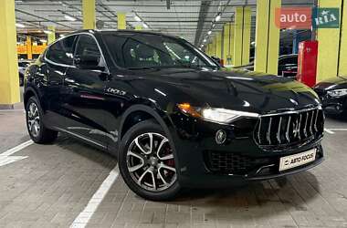 Внедорожник / Кроссовер Maserati Levante 2017 в Киеве