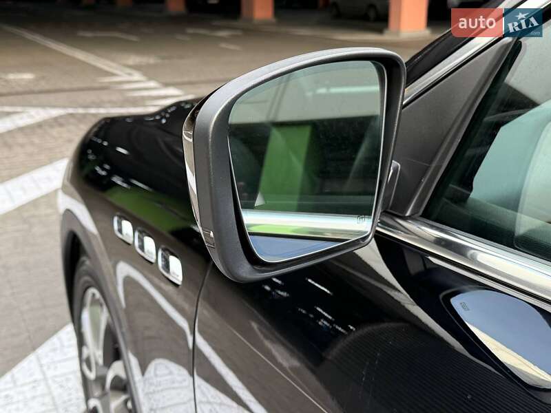 Внедорожник / Кроссовер Maserati Levante 2017 в Киеве