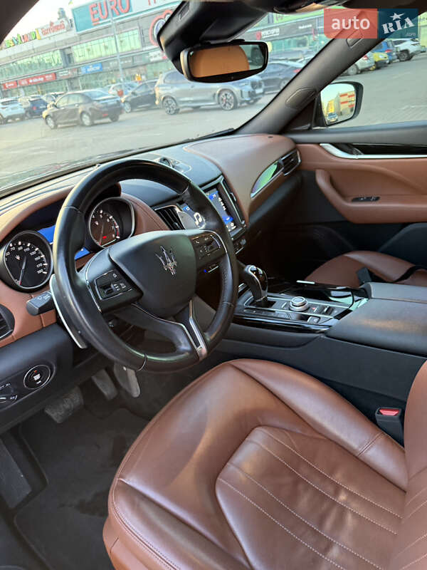 Внедорожник / Кроссовер Maserati Levante 2018 в Киеве