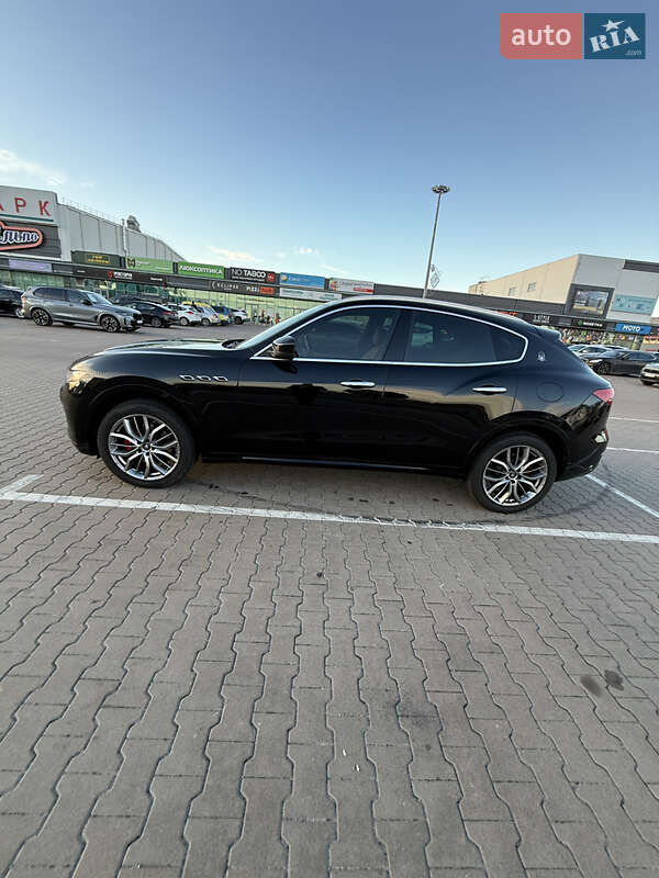 Внедорожник / Кроссовер Maserati Levante 2018 в Киеве