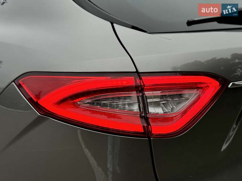 Позашляховик / Кросовер Maserati Levante 2017 в Києві