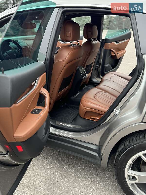 Позашляховик / Кросовер Maserati Levante 2017 в Києві