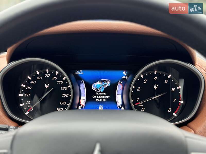 Позашляховик / Кросовер Maserati Levante 2017 в Києві