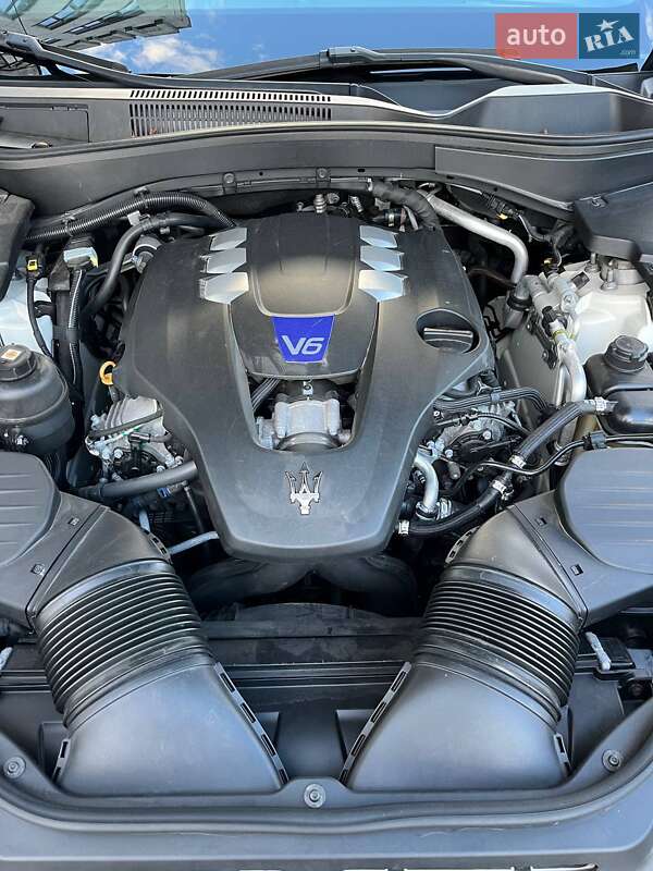 Позашляховик / Кросовер Maserati Levante 2016 в Києві