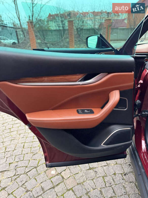 Внедорожник / Кроссовер Maserati Levante 2016 в Киеве фото 20 Внедорожник / Кроссовер Maserati Levante 2016 в Киеве