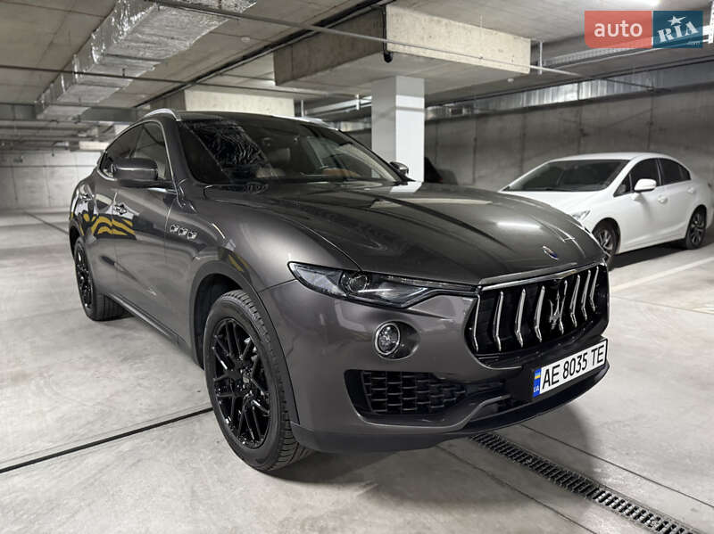 Внедорожник / Кроссовер Maserati Levante 2016 в Днепре