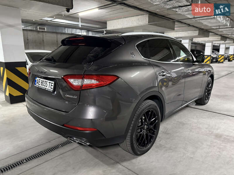 Внедорожник / Кроссовер Maserati Levante 2016 в Днепре