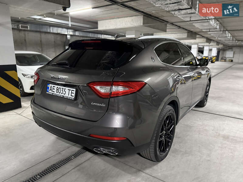 Внедорожник / Кроссовер Maserati Levante 2016 в Днепре