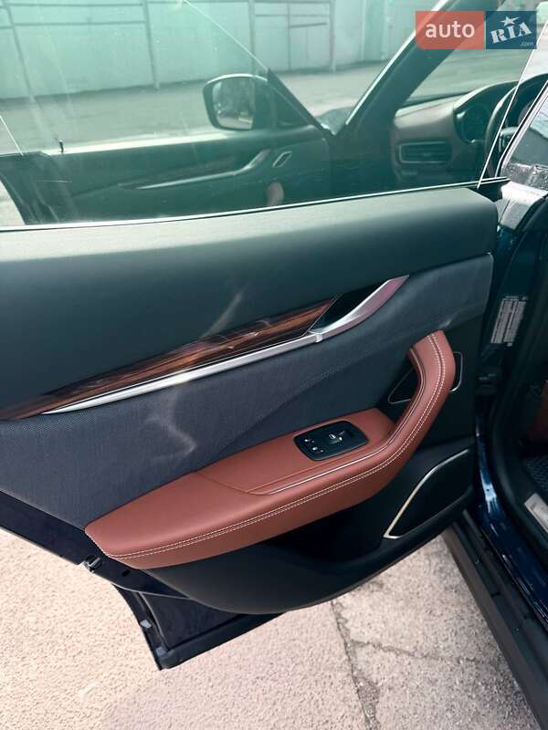 Внедорожник / Кроссовер Maserati Levante 2020 в Львове