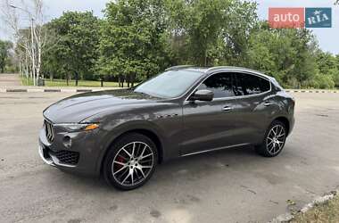 Позашляховик / Кросовер Maserati Levante 2016 в Києві