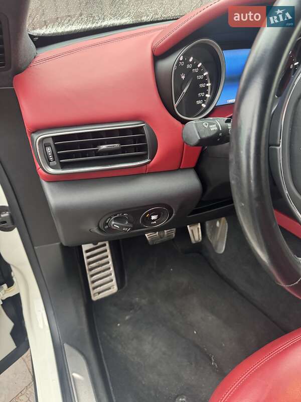 Позашляховик / Кросовер Maserati Levante 2019 в Харкові