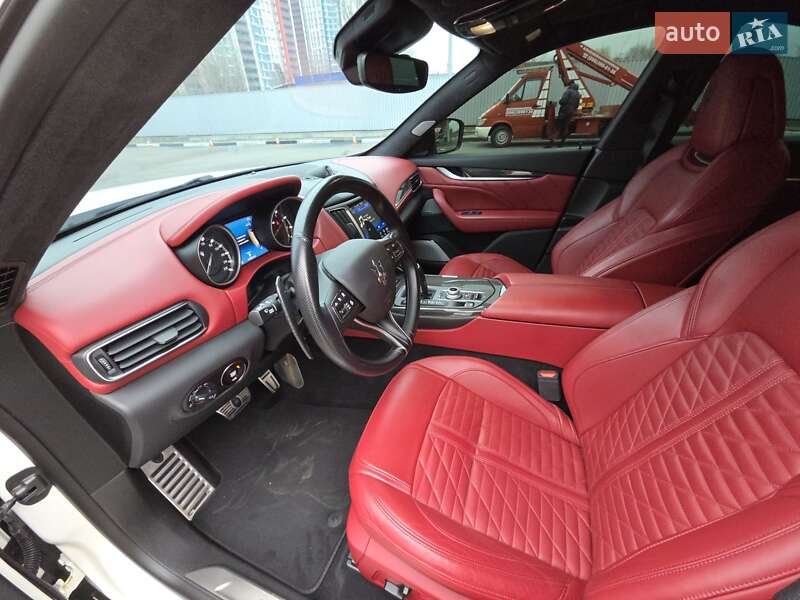 Позашляховик / Кросовер Maserati Levante 2018 в Києві