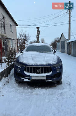 Внедорожник / Кроссовер Maserati Levante 2016 в Киеве