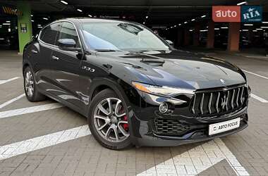 Внедорожник / Кроссовер Maserati Levante 2017 в Киеве