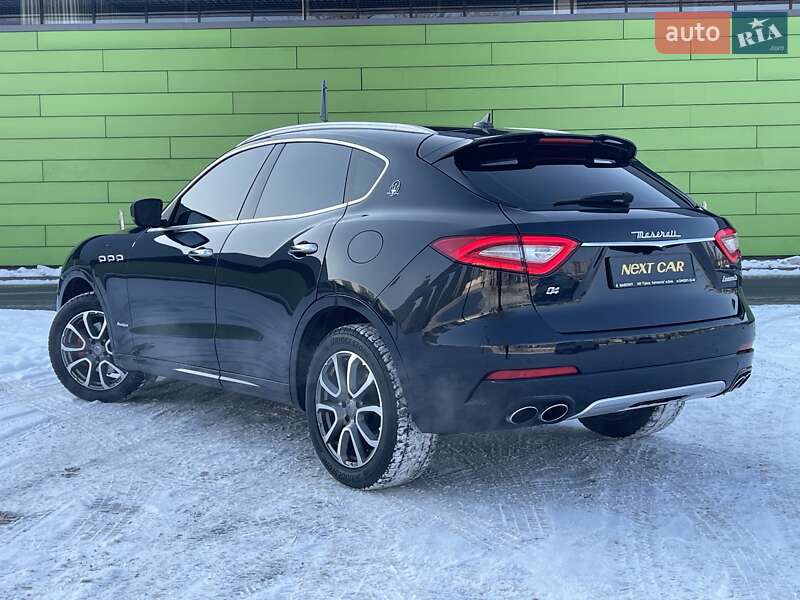 Внедорожник / Кроссовер Maserati Levante 2018 в Киеве