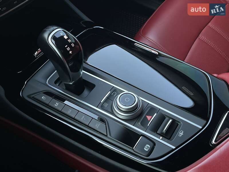 Внедорожник / Кроссовер Maserati Levante 2018 в Киеве