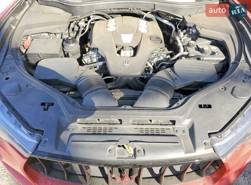 Внедорожник / Кроссовер Maserati Levante 2017 в Киеве