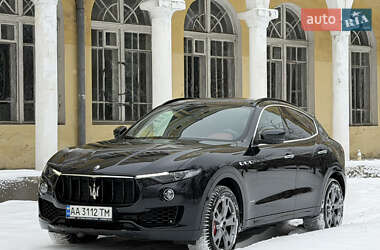 Внедорожник / Кроссовер Maserati Levante 2018 в Киеве