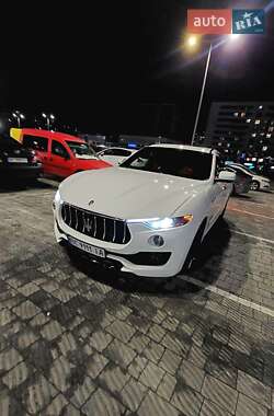 Внедорожник / Кроссовер Maserati Levante 2018 в Львове